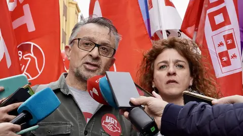 Cientos de personas han salido a la calle para manifestarse este 1 de Mayo por las calles de León: Fotos: Silvia García | Campillo