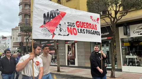 Cientos de personas han salido a la calle para manifestarse este 1 de Mayo por las calles de León: Fotos: Silvia García | Campillo