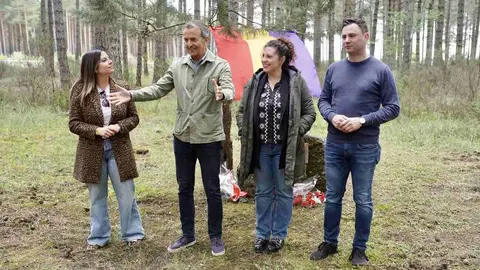 La Agrupación del Partido Socialista de La Robla celebra un homenaje a las víctimas de la Guerra Civil y el franquismo, al que asiste la vicesecretaria general del PSOE de Castilla y León, Nuria Rubio.  Foto: Campillo.