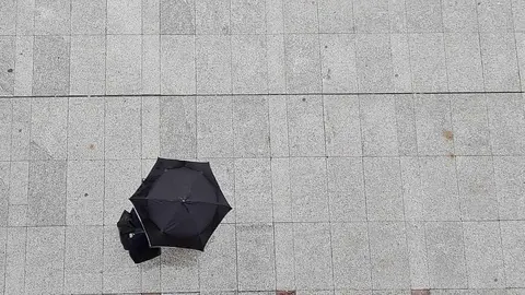 La Agencia Estatal de Meteorología (Aemet) ha activado para este viernes el aviso amarillo en León y en las nueve provincias de Castilla y León por tormentas e intensas lluvias que podrían dejar acumulados de 15 litros en una hora y de 40 litros en doce.