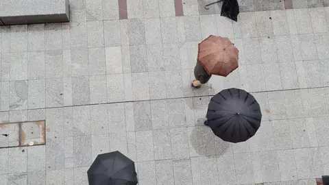 La Agencia Estatal de Meteorología (Aemet) ha activado para este viernes el aviso amarillo en León y en las nueve provincias de Castilla y León por tormentas e intensas lluvias que podrían dejar acumulados de 15 litros en una hora y de 40 litros en doce.