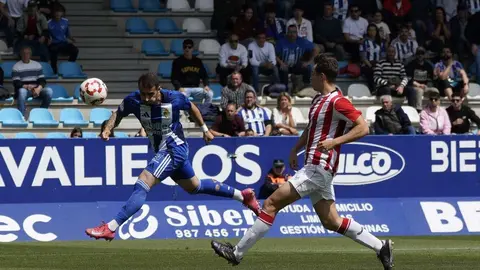 La Ponferradina, con todo a favor, firma un gran encuentro ante el Bilbao Athletic. El Toralín lleva en volandas a su equipo.