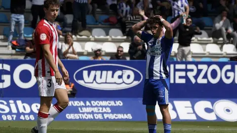 La Ponferradina, con todo a favor, firma un gran encuentro ante el Bilbao Athletic. El Toralín lleva en volandas a su equipo.