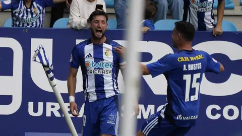 La Ponferradina, con todo a favor, firma un gran encuentro ante el Bilbao Athletic. El Toralín lleva en volandas a su equipo.