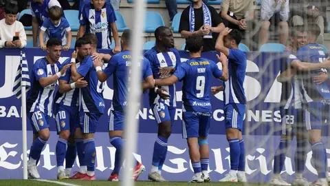 La Ponferradina, con todo a favor, firma un gran encuentro ante el Bilbao Athletic. El Toralín lleva en volandas a su equipo.