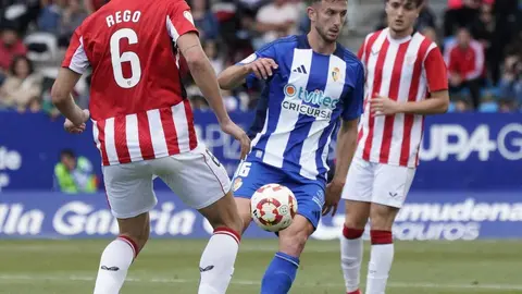 La Ponferradina, con todo a favor, firma un gran encuentro ante el Bilbao Athletic. El Toralín lleva en volandas a su equipo.