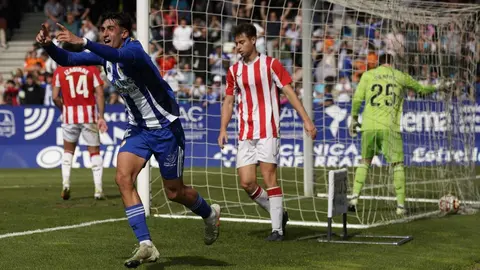 La Ponferradina, con todo a favor, firma un gran encuentro ante el Bilbao Athletic. El Toralín lleva en volandas a su equipo.