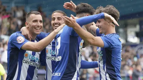 La Ponferradina, con todo a favor, firma un gran encuentro ante el Bilbao Athletic. El Toralín lleva en volandas a su equipo.