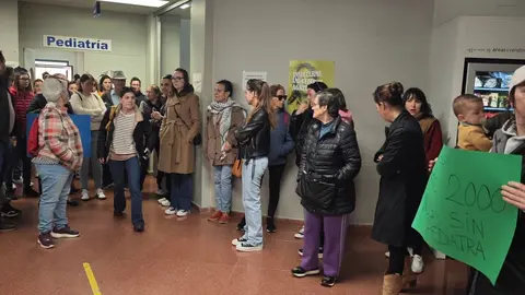 Más de 1.000 firmas por una pediatría digna en La Bañeza: el movimiento ciudadano intensifica su lucha.