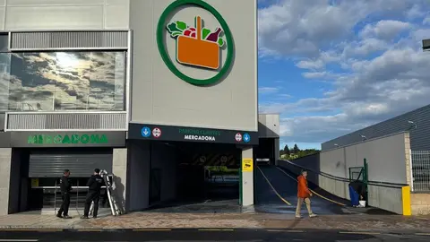 Mercadona inaugura en Oteruelo su primer supermercado con comedor y vistas en León. La cadena valenciana abre un nuevo modelo de tienda más moderno y confortable, con zona de descanso y apuesta por la sostenibilidad.
