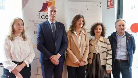 El alcalde de León, José Antonio Diez, y la rectora de la Universidad de León, Nuria González, presentan del Grado en Ciencias Gastronómicas de la ULE. Foto: Campillo.