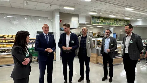 El alcalde de León, José Antonio Díez,  acude a la inauguración del nuevo Mercadona en Oteruelo. Foto: Ayuntamiento de León.
