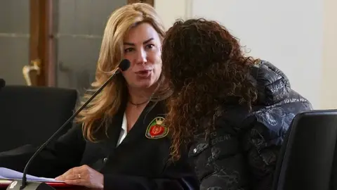 Primera jornada del juicio contra una auxiliar de Enfermería acusada de asesinato por la muerte de una paciente de la Residencia de Ancianos Virgen del Camino de León en 2022. Foto: Campillo.