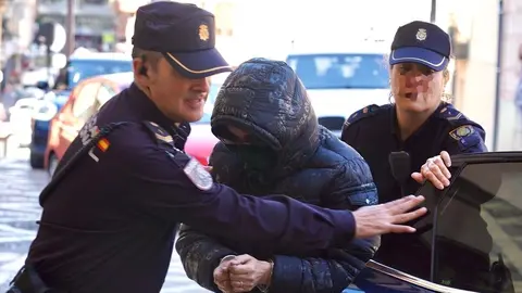 Primera jornada del juicio contra una auxiliar de Enfermería acusada de asesinato por la muerte de una paciente de la Residencia de Ancianos Virgen del Camino de León en 2022. Foto: Campillo.