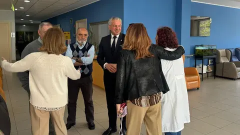 Nicanor Sen visita el centro de Alzheimer León.