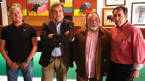 Presentación de la obra de Manuel C. Cachafeiro (2I) en el Camarote Madrid de León