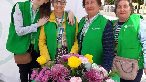 Mesas petitorias de la Asociación Española contra el Cáncer en León por distintos puntos de la ciudad.
