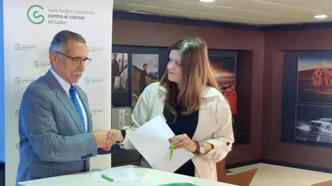 El concesionario leonés Eslauto Palausa cede un vehículo que será empleado para la realización de las visitas domiciliarias.