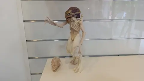 Muestra de la nueva escultura en la que se encuentra trabajando Jorge Pérez. Fotos: Isabel Alonso Álvarez.