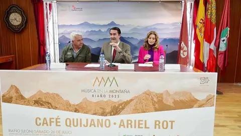 El consejero de Medio Ambiente, Vivienda y Ordenación del Territorio, Juan Carlos Suárez-Quiñones y la viceconsejera de Acción Cultural, Mar Sancho, presentan la VIII Edición de Músicos en la Montaña. Fotos: Campillo