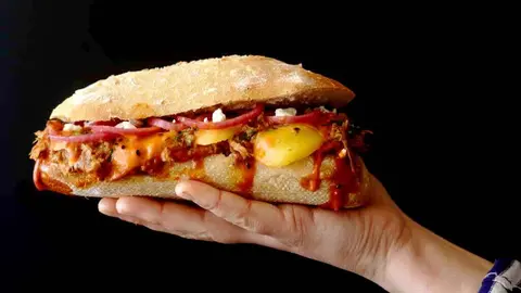 Una creación de Zielo, finalista en el Campeonato Best Sandwich Spain 2025, aspira a convertirse en el mejor bocata del país con una propuesta fresca, sabrosa y sorprendente.