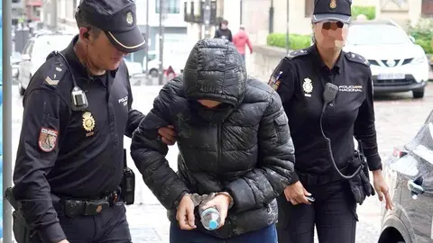Declaración de la acusada en el juicio por la muerte de una anciana en una residencia de mayores de León. Foto: Campilo