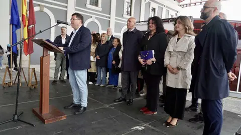 León ha conmemorado este 9 de mayo el Día de Europa con un acto institucional que, en esta edición, se ha trasladado al Paseo del Ferrocarril, junto a la antigua estación de tren. Fotos: Campillo