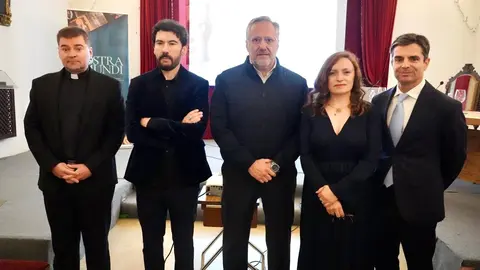 El presidente de las Cortes Autonómicas y de la Fundación de Castilla y León, Carlos Pollán, asiste a la presentación del proyecto ‘Nostra et Mundi’.  Fotos: Campillo