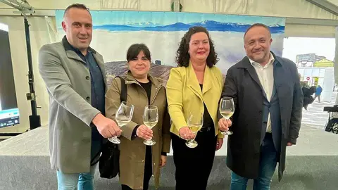 Cacabelos inaugura la XXVIII Feria del Vino con más de veinte bodegas del Bierzo.