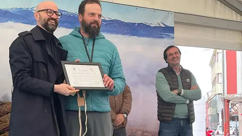 Cacabelos inaugura la XXVIII Feria del Vino con más de veinte bodegas del Bierzo.