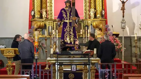 Preparativos de la Cofradía del Dulce Nombre de Jesús Nazareno de León para participar en la Gran Procesión de Roma