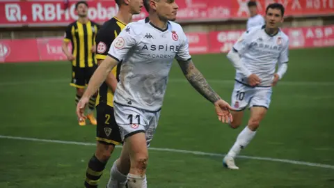 La Cultural Leonesa ha logrado una trabajadísima victoria por 2-1 ante un Barakaldo que nunca dejó de pelear y que, incluso, llegó a rozar el empate en dos ocasiones que se estrellaron en la madera.  Fotos: Isaac Llamazares