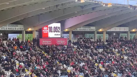 La Cultural Leonesa ha logrado una trabajadísima victoria por 2-1 ante un Barakaldo que nunca dejó de pelear y que, incluso, llegó a rozar el empate en dos ocasiones que se estrellaron en la madera.  Fotos: Isaac Llamazares