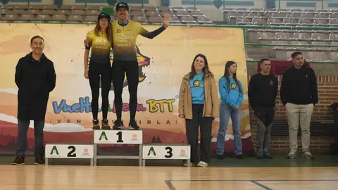 Javier González y Patricia Sánchez ganan una etapa marcada por lo climatología adversa La segunda jornada de la Vuelta a León BTT 2025 ha dejado huella.