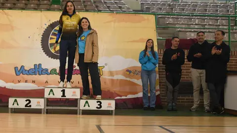 Javier González y Patricia Sánchez ganan una etapa marcada por lo climatología adversa La segunda jornada de la Vuelta a León BTT 2025 ha dejado huella.