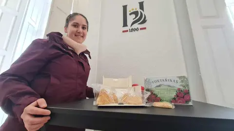 La pastelera María del Pilar Madrigal convierte su pasión en un emprendimiento local con sello propio y crea el primer producto típico de la Montaña Central Leonesa en Pola de Gordón: unas pastas artesanas con esencia de almendra y tradición.