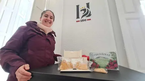 La pastelera María del Pilar Madrigal convierte su pasión en un emprendimiento local con sello propio y crea el primer producto típico de la Montaña Central Leonesa en Pola de Gordón: unas pastas artesanas con esencia de almendra y tradición.