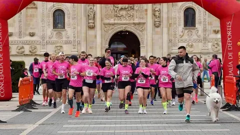 León acoge la quinta edición de la carrera solidaria con motivo del Día Mundial de la Enfermedad de Parkinson. Fotos: Campillo