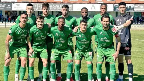 Una década después, el conjunto maragato regresa a la categoría superior con una fiesta histórica que culminó en la emblemática fuente del León y el Águila