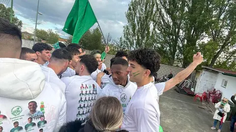 Una década después, el conjunto maragato regresa a la categoría superior con una fiesta histórica que culminó en la emblemática fuente del León y el Águila