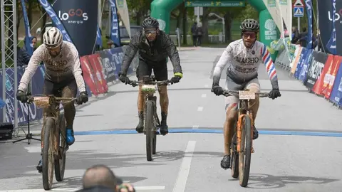 Astorga corona a los campeones de la Vuelta a León BTT 2025 en una vibrante etapa final. La última jornada, rápida y técnica, pone el broche de oro a una edición épica marcada por el espectáculo deportivo y la pasión por la bicicleta de montaña en tierras leonesas.