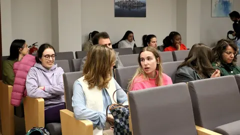 La rectora de la ULE Nuria González, y el subdelegado de Gobierno, Héctor Alaiz Moretón han presentado esta mañana la iniciativa.