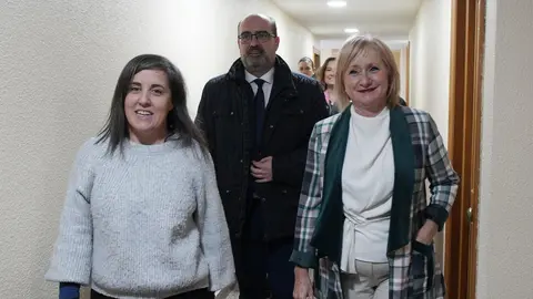 La consejera de Industria, Comercio y Empleo, Leticia García, durante su visita a la Cooperativa Panacea en Ponferrada. Foto: César Sánchez.
