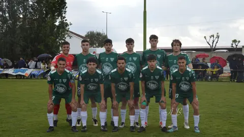 El equipo de Mansilla de las Mulas apura la última jornada para conseguir la anhelada permanencia en Tercera División. Foto: Alba Blanco