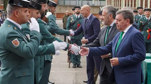 El general de Brigada José Antonio Fernández de Luz de las Heras y el delegado del Gobierno, Nicanor Sen Vélez, presiden el acto conmemorativo del 181 aniversario de la fundación de la Guardia Civil al que también asisten el presidente de las Cortes de Castilla y León, Carlos Pollán, el consejero de la Presidencia, Luis Miguel González Gago, y el alcalde de León, José Antonio Diez. Fotos: Campillo
