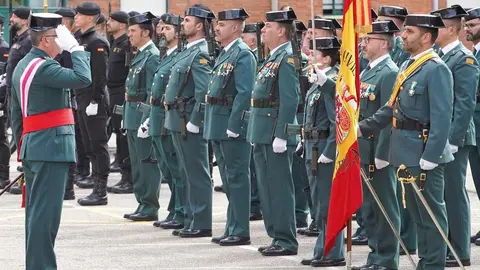 El general de Brigada José Antonio Fernández de Luz de las Heras y el delegado del Gobierno, Nicanor Sen Vélez, presiden el acto conmemorativo del 181 aniversario de la fundación de la Guardia Civil al que también asisten el presidente de las Cortes de Castilla y León, Carlos Pollán, el consejero de la Presidencia, Luis Miguel González Gago, y el alcalde de León, José Antonio Diez. Fotos: Campillo