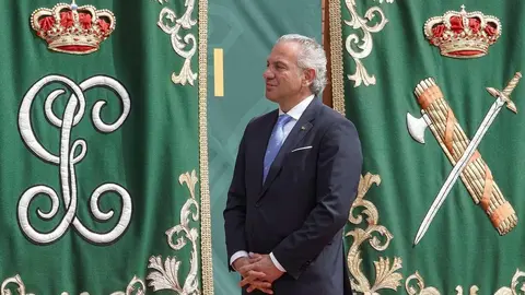 El general de Brigada José Antonio Fernández de Luz de las Heras y el delegado del Gobierno, Nicanor Sen Vélez, presiden el acto conmemorativo del 181 aniversario de la fundación de la Guardia Civil al que también asisten el presidente de las Cortes de Castilla y León, Carlos Pollán, el consejero de la Presidencia, Luis Miguel González Gago, y el alcalde de León, José Antonio Diez. Fotos: Campillo