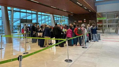 El primer vuelo chárter con fieles leoneses sale rumbo a la capital italiana