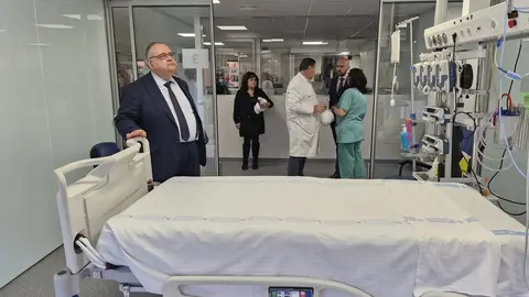 Reforma finalizada de la UCI en el Hospital de El Bierzo.