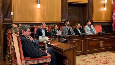 El pregón a cargo de los chefs de Cocinandos abre once días de literatura, gastronomía y cultura en el corazón de la ciudad. Fotos: Ayto León